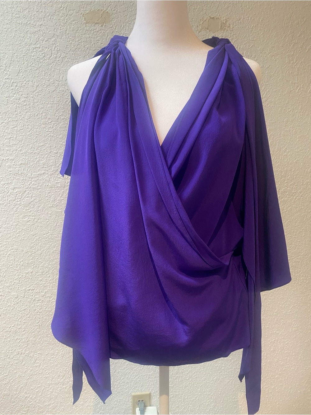 Stunning silk Robert Rodriguez purple draped  blouse